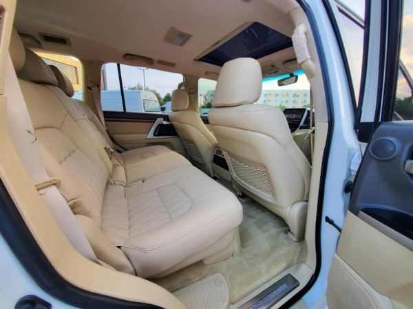 Toyota Land Cruiser 2016/ Pearl White LHD Petrol AT SUV 4WD