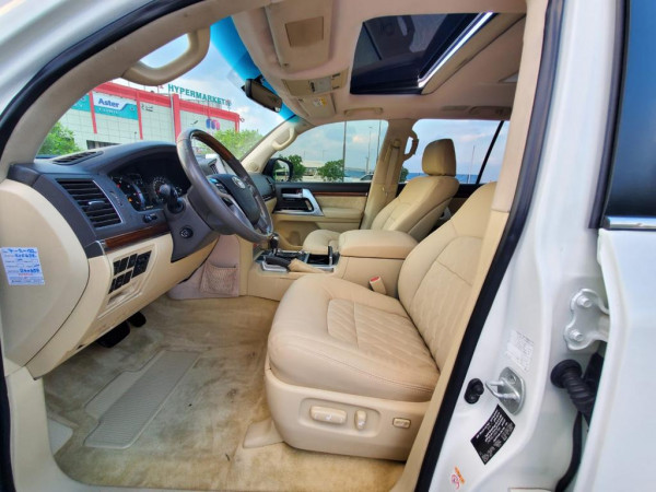 Toyota Land Cruiser 2016/ Pearl White LHD Petrol AT SUV 4WD view 4