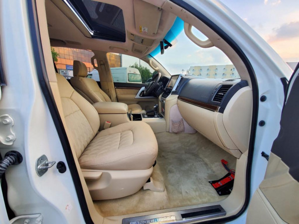 Toyota Land Cruiser 2016/ Pearl White LHD Petrol AT SUV 4WD view 5