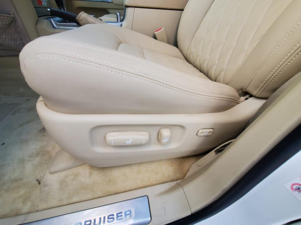 Toyota Land Cruiser 2016/ Pearl White LHD Petrol AT SUV 4WD view 8