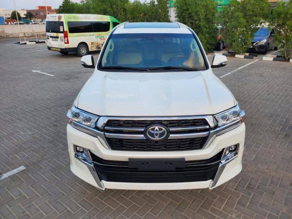 Toyota Land Cruiser 2016/ Pearl White LHD Petrol AT SUV 4WD view 11
