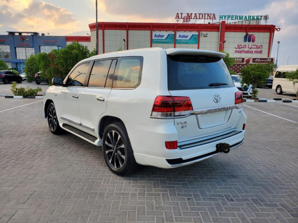 Toyota Land Cruiser 2016/ Pearl White LHD Petrol AT SUV 4WD view 13