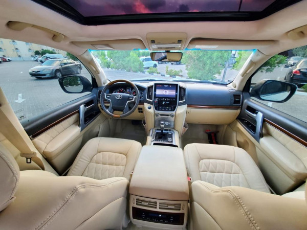 Toyota Land Cruiser 2016/ Pearl White LHD Petrol AT SUV 4WD view 15