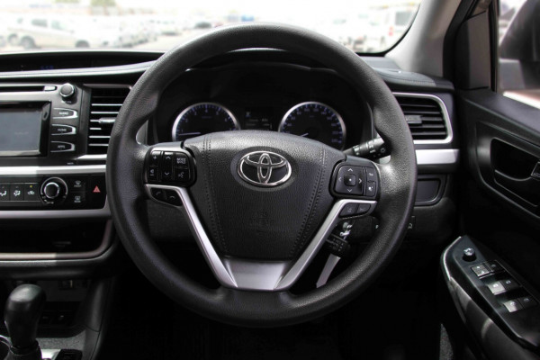 Toyota Kluger 2017/ Grey RHD Petrol AT SUV 4WD view 2
