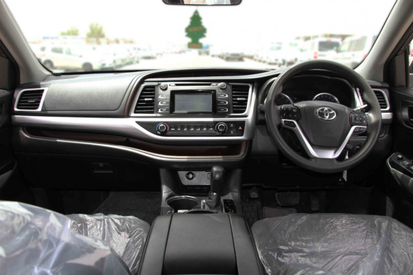 Toyota Kluger 2017/ Grey RHD Petrol AT SUV 4WD view 14