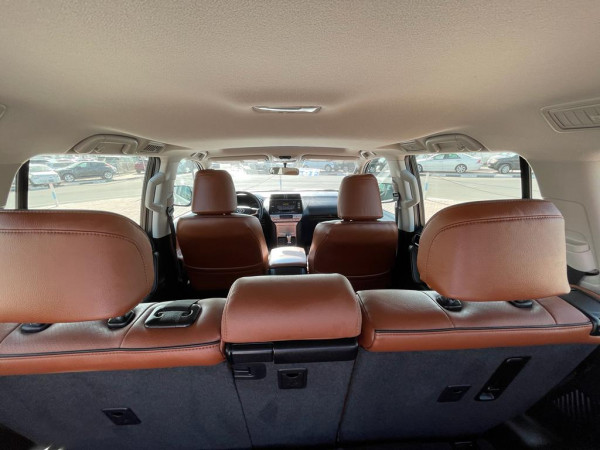 Toyota LAND CRUISER PRADO 2018/2 White LHD Petrol AT SUV 4WD view 2