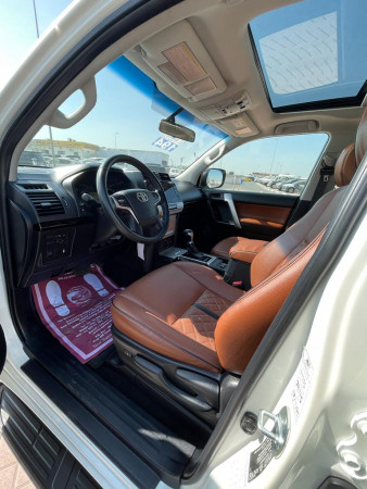 Toyota LAND CRUISER PRADO 2018/2 White LHD Petrol AT SUV 4WD view 5