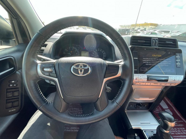 Toyota LAND CRUISER PRADO 2018/2 White LHD Petrol AT SUV 4WD view 7