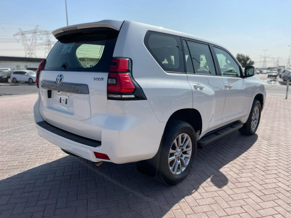 Toyota LAND CRUISER PRADO 2018/2 White LHD Petrol AT SUV 4WD view 16