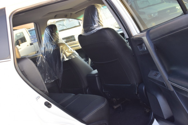 Toyota RAV 4 2014/ White RHD Gasoline AT SUV 2WD view 4