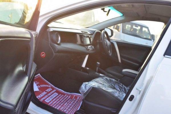 Toyota RAV 4 2014/ White RHD Gasoline AT SUV 2WD view 6