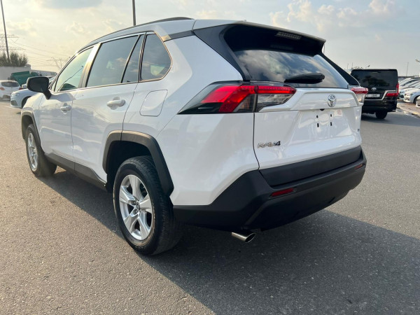 Toyota RAV 4 2019/6 White LHD Petrol AT SUV 4WD
