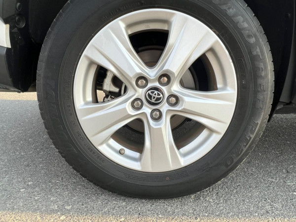 Toyota RAV 4 2019/6 White LHD Petrol AT SUV 4WD view 3