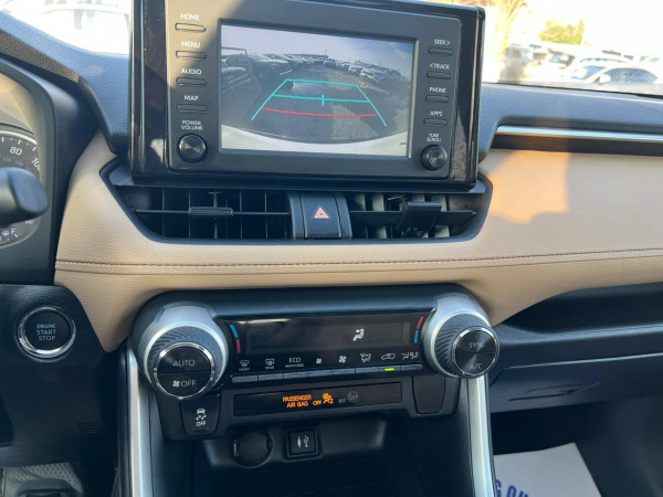 Toyota RAV 4 2019/6 White LHD Petrol AT SUV 4WD view 5