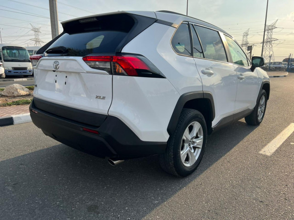 Toyota RAV 4 2019/6 White LHD Petrol AT SUV 4WD view 6