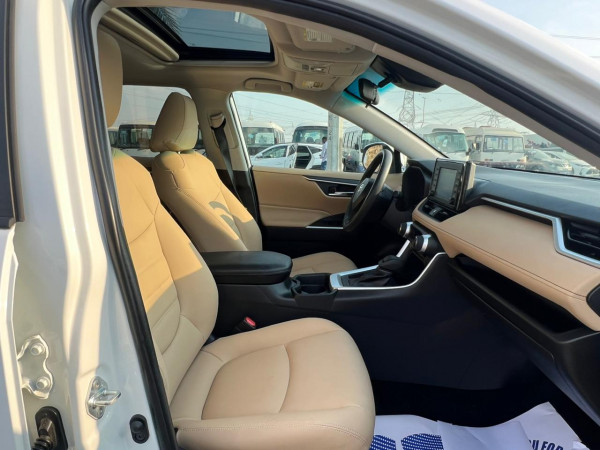 Toyota RAV 4 2019/6 White LHD Petrol AT SUV 4WD view 8