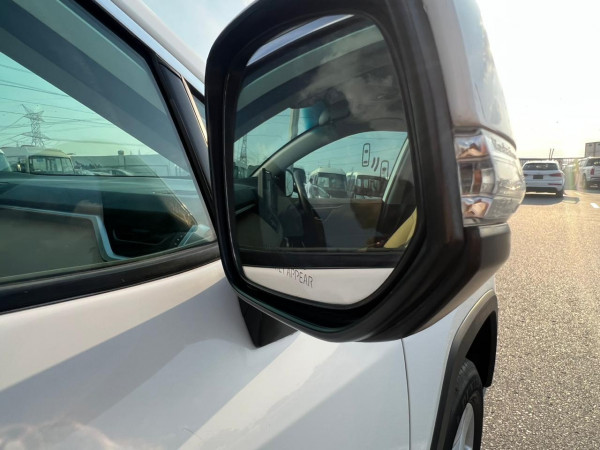 Toyota RAV 4 2019/6 White LHD Petrol AT SUV 4WD view 10