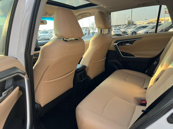 Toyota RAV 4 2019/6 White LHD Petrol AT SUV 4WD view 12
