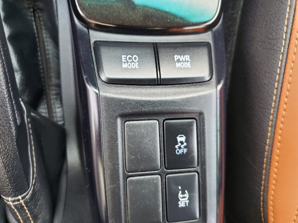 Toyota Fortuner 2019  Pearl White LHD Gasoline AT SUV 4WD view 5