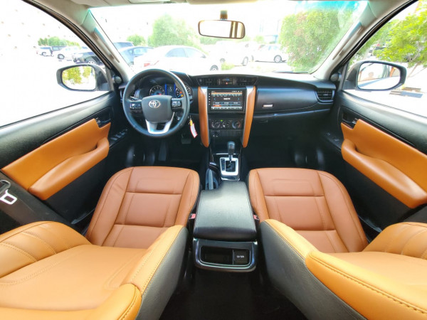 Toyota Fortuner 2019  Pearl White LHD Gasoline AT SUV 4WD view 7