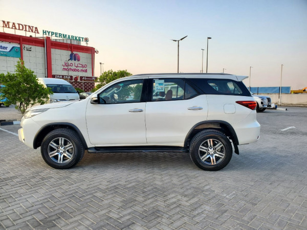 Toyota Fortuner 2019  Pearl White LHD Gasoline AT SUV 4WD view 10