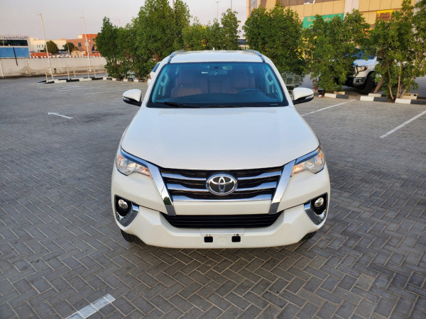 Toyota Fortuner 2019  Pearl White LHD Gasoline AT SUV 4WD view 12