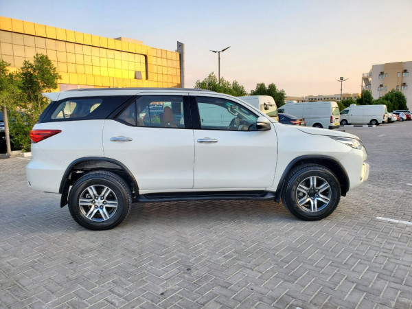 Toyota Fortuner 2019  Pearl White LHD Gasoline AT SUV 4WD view 15