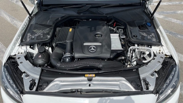 Mercedes-Benz C 180 2018  White RHD Petrol AT Sedan 2WD view 4