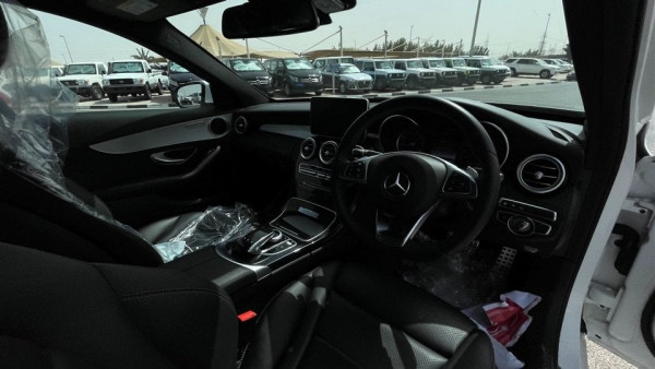 Mercedes-Benz C 180 2018  White RHD Petrol AT Sedan 2WD view 7
