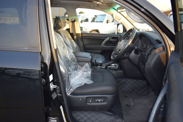 Toyota Land Cruiser 2014/5 Black RHD Diesel AT SUV 4WD view 6