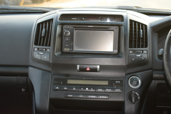 Toyota Land Cruiser 2014/5 Black RHD Diesel AT SUV 4WD view 20