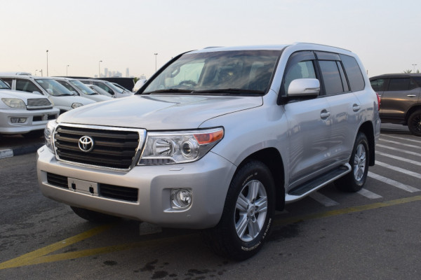 Toyota Land Cruiser 2014 01 Silver Metalic RHD Diesel AT SUV 4WD