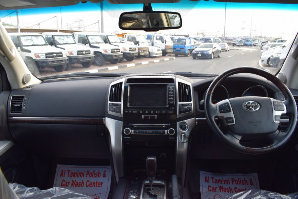 Toyota Land Cruiser 2014 01 Silver Metalic RHD Diesel AT SUV 4WD view 24