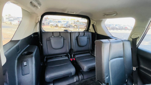 Toyota LAND CRUISER PRADO 2016/ Pearl White RHD Diesel AT SUV 4WD view 9