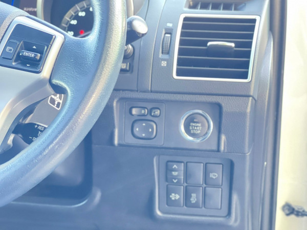Toyota LAND CRUISER PRADO 2016/ Pearl White RHD Diesel AT SUV 4WD view 10