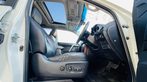 Toyota LAND CRUISER PRADO 2016/ Pearl White RHD Diesel AT SUV 4WD view 11