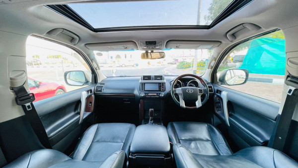Toyota LAND CRUISER PRADO 2016/ Pearl White RHD Diesel AT SUV 4WD view 20