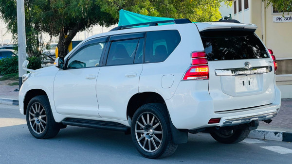 Toyota LAND CRUISER PRADO 2016/ Pearl White RHD Diesel AT SUV 4WD view 32