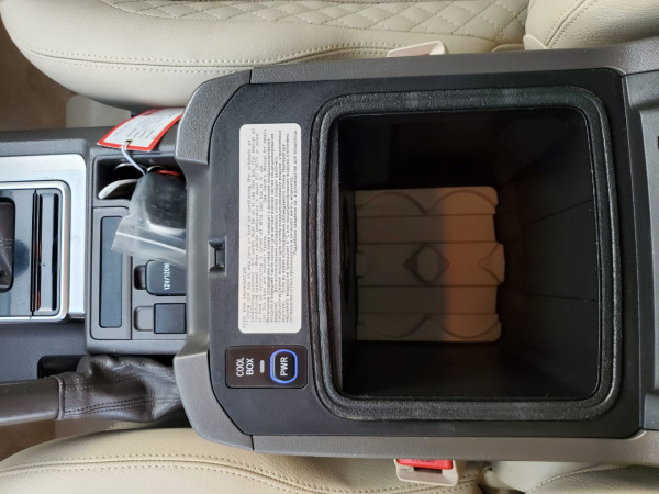 Toyota LAND CRUISER PRADO 2019 07 Black LHD Gasoline AT SUV 4WD view 7