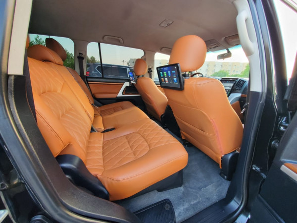 Toyota Land Cruiser 2012 01 Black LHD Gasoline AT SUV 4WD view 4