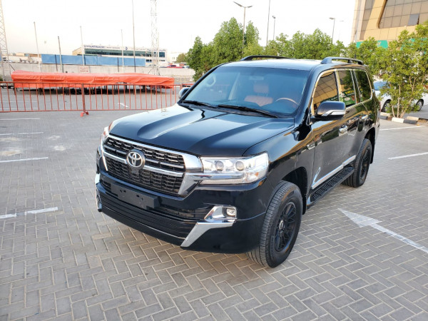 Toyota Land Cruiser 2012 01 Black LHD Gasoline AT SUV 4WD view 5