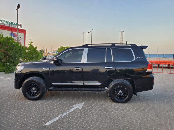 Toyota Land Cruiser 2012 01 Black LHD Gasoline AT SUV 4WD view 7