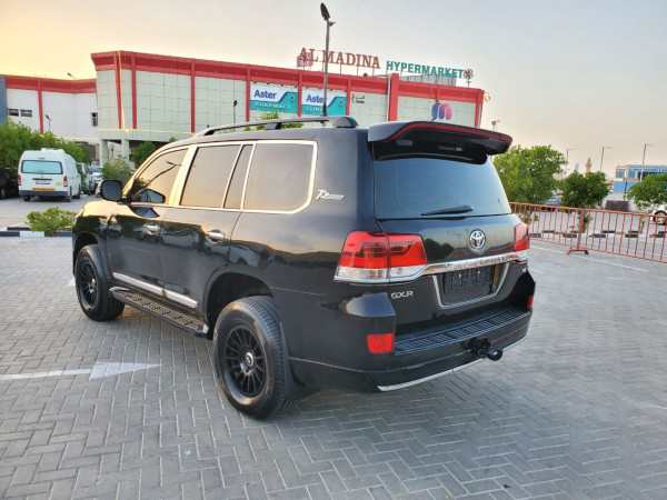 Toyota Land Cruiser 2012 01 Black LHD Gasoline AT SUV 4WD view 9