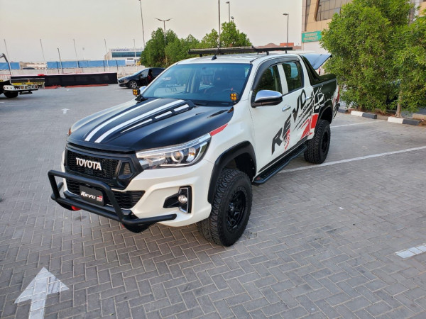 Toyota Hilux 2016  Pearl White LHD Gasoline AT Pickup 4WD view 9