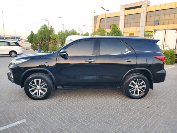 Toyota Fortuner 2016/7 Black LHD Gasoline AT SUV 4WD view 13