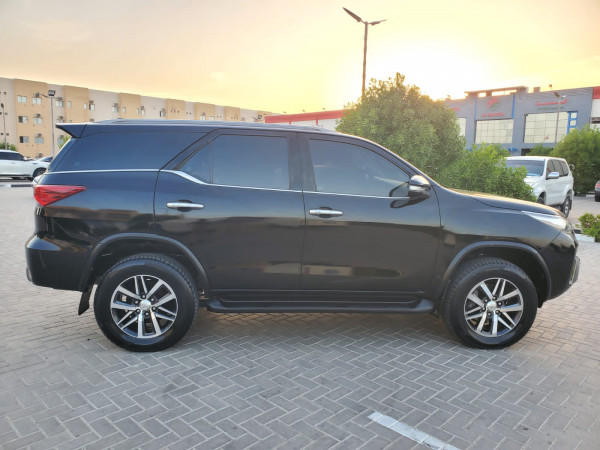 Toyota Fortuner 2016/7 Black LHD Gasoline AT SUV 4WD view 15
