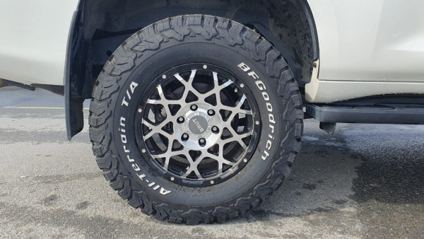 Toyota LAND CRUISER PRADO 2021 03 White RHD Diesel AT SUV 4WD view 10