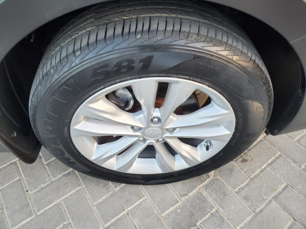 Toyota Santa Fe 2017  Black LHD Gasoline AT SUV 4WD view 5