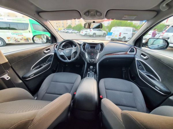Toyota Santa Fe 2017  Black LHD Gasoline AT SUV 4WD view 13