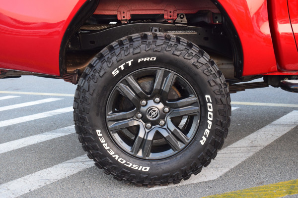 Toyota Hilux 2021/5 Red RHD Diesel MT Pickup 4WD view 4